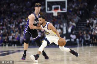 球员工资发 球员工资发